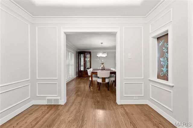 18 Country Aire Drive, Town And Country, MO 63131
