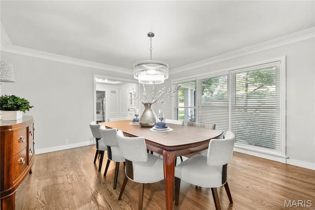 18 Country Aire Drive, Town And Country, MO 63131