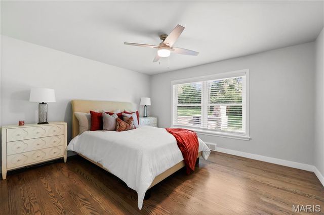 18 Country Aire Drive, Town And Country, MO 63131