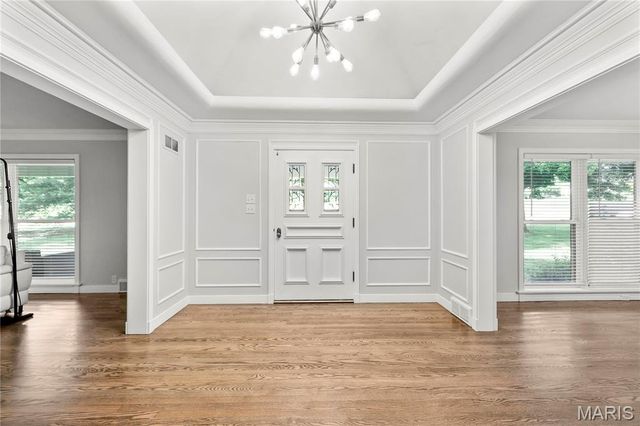 18 Country Aire Drive, Town And Country, MO 63131