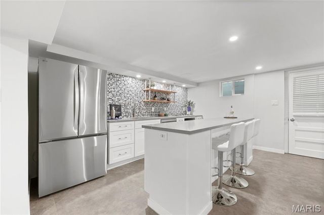 18 Country Aire Drive, Town And Country, MO 63131