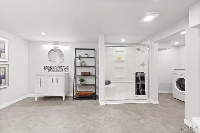 18 Country Aire Drive, Town And Country, MO 63131