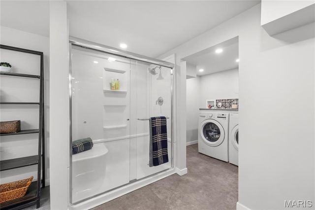 18 Country Aire Drive, Town And Country, MO 63131