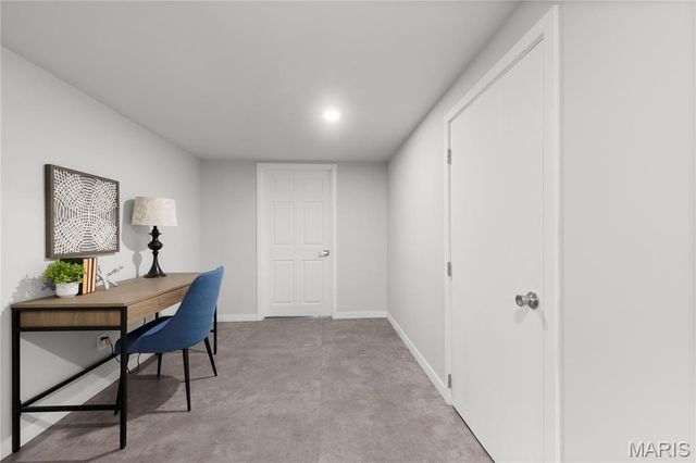 18 Country Aire Drive, Town And Country, MO 63131