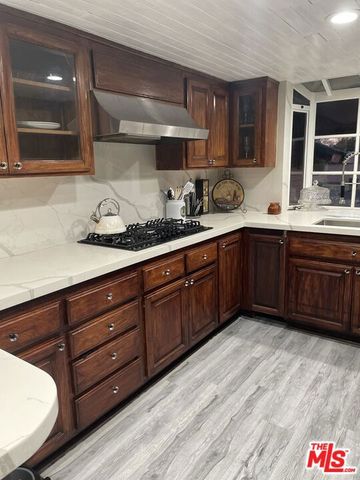 19923 Labrador Street, Chatsworth (los Angeles), CA 91311