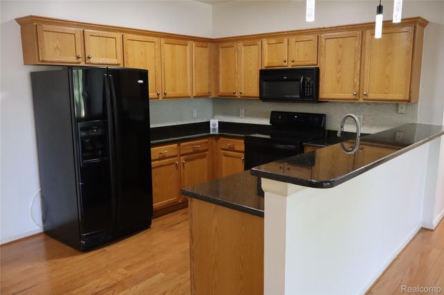 14554 Moravian Manor Circle 76, Sterling Heights, MI 48312