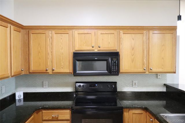 14554 Moravian Manor Circle 76, Sterling Heights, MI 48312