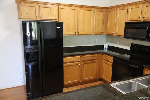 14554 Moravian Manor Circle 76, Sterling Heights, MI 48312