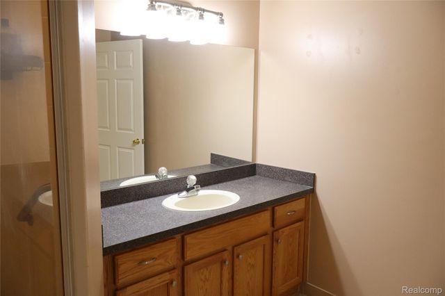 14554 Moravian Manor Circle 76, Sterling Heights, MI 48312