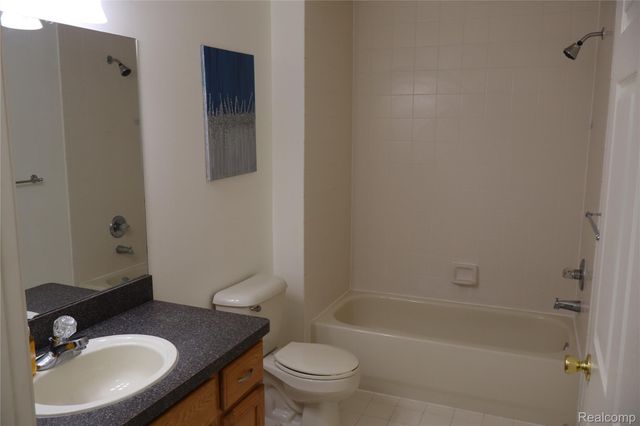 14554 Moravian Manor Circle 76, Sterling Heights, MI 48312