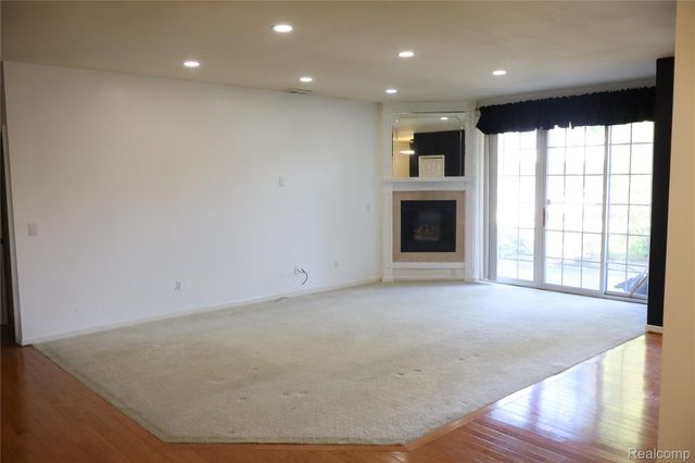 14554 Moravian Manor Circle 76, Sterling Heights, MI 48312