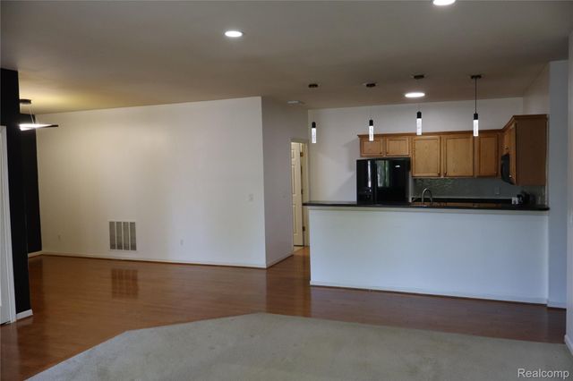14554 Moravian Manor Circle 76, Sterling Heights, MI 48312