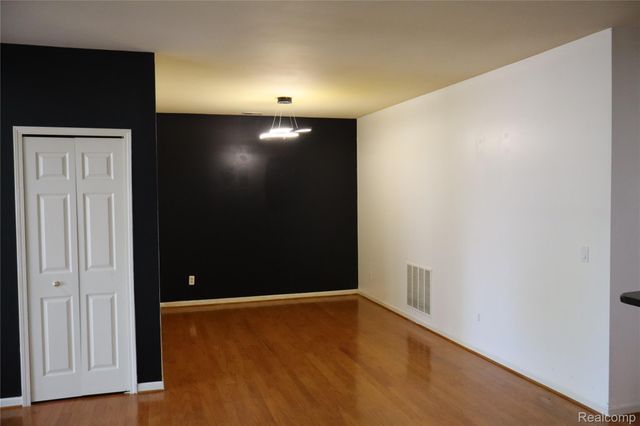 14554 Moravian Manor Circle 76, Sterling Heights, MI 48312