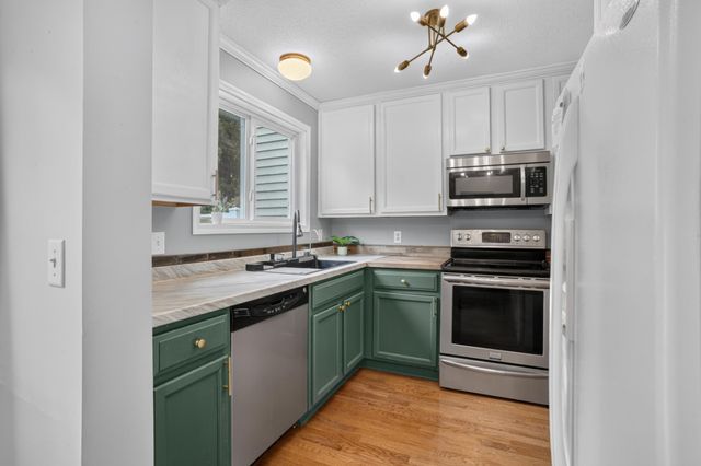 7773 Village Street, Chanhassen, MN 55317