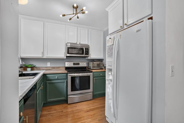 7773 Village Street, Chanhassen, MN 55317
