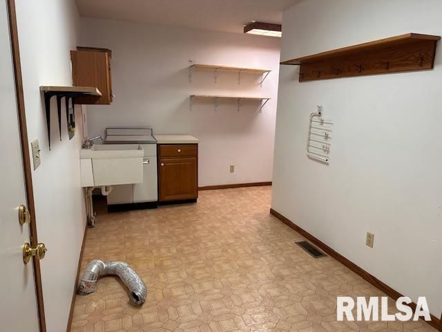 22 Appomatox Avenue, Jacksonville, IL 62650