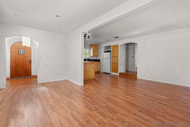 4270 S Tropico Dr, La Mesa, CA 91941