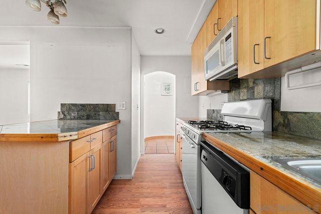 4270 S Tropico Dr, La Mesa, CA 91941