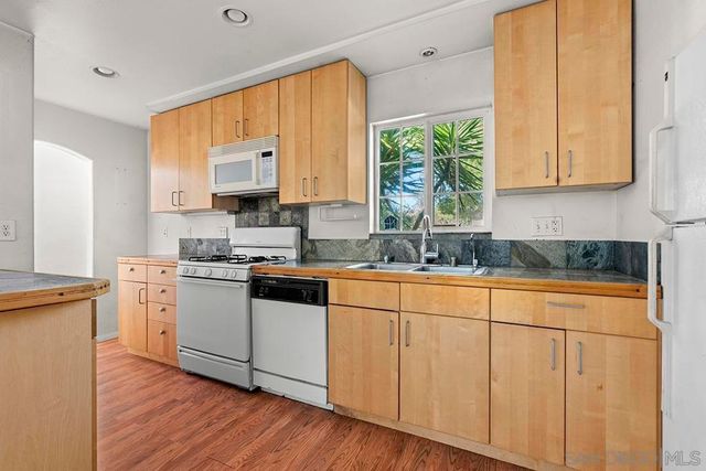 4270 S Tropico Dr, La Mesa, CA 91941