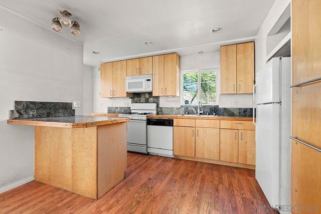 4270 S Tropico Dr, La Mesa, CA 91941