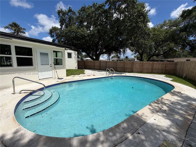 6604 Raleigh Street, Hollywood, FL 33024