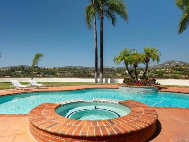 18246 Via Ascenso, Rancho Santa Fe, CA 92091