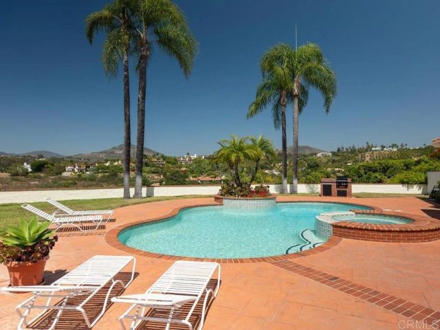 18246 Via Ascenso, Rancho Santa Fe, CA 92091