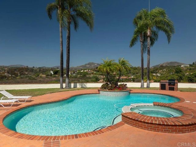 18246 Via Ascenso, Rancho Santa Fe, CA 92091
