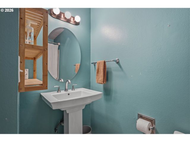 1187 NETZEL St, Oregon City, OR 97045