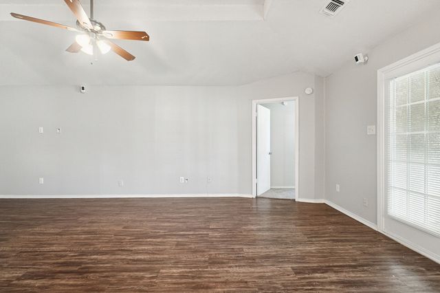 6000 Lavaca Drive, Arlington, TX 76018