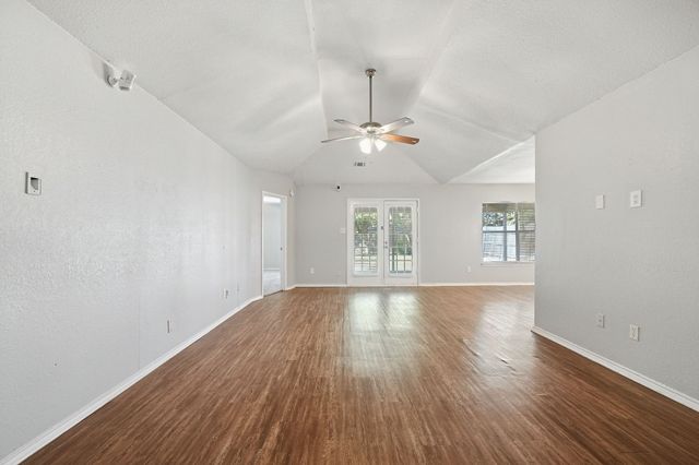 6000 Lavaca Drive, Arlington, TX 76018