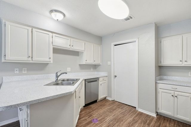 6000 Lavaca Drive, Arlington, TX 76018