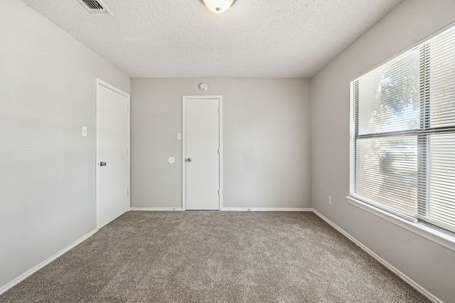 6000 Lavaca Drive, Arlington, TX 76018