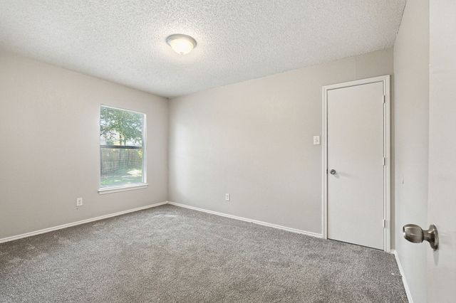 6000 Lavaca Drive, Arlington, TX 76018