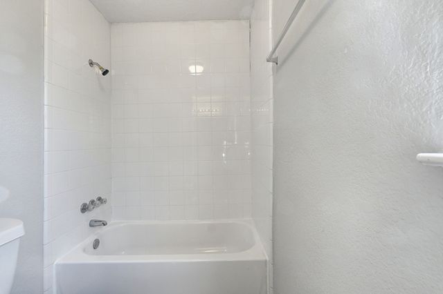 6000 Lavaca Drive, Arlington, TX 76018
