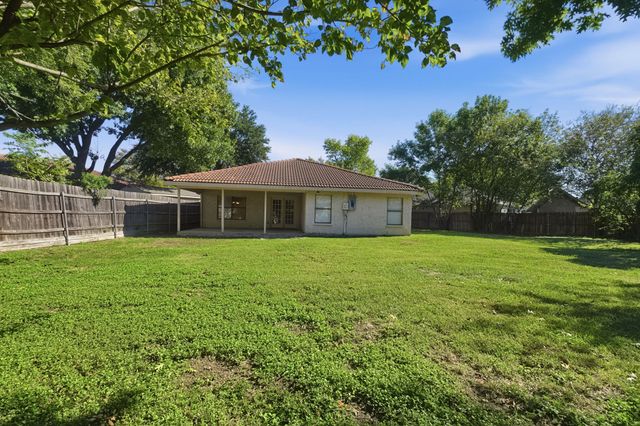 6000 Lavaca Drive, Arlington, TX 76018