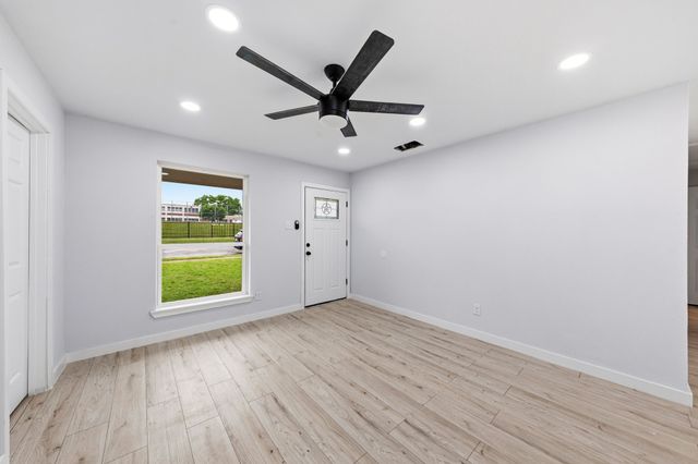 3842 Soft Wind Drive, Dallas, TX 75241