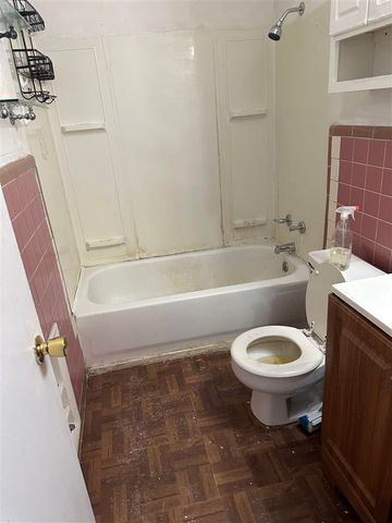 508 SW 18th St, Lawton, OK 73505