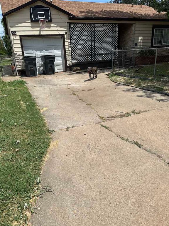 508 SW 18th St, Lawton, OK 73505