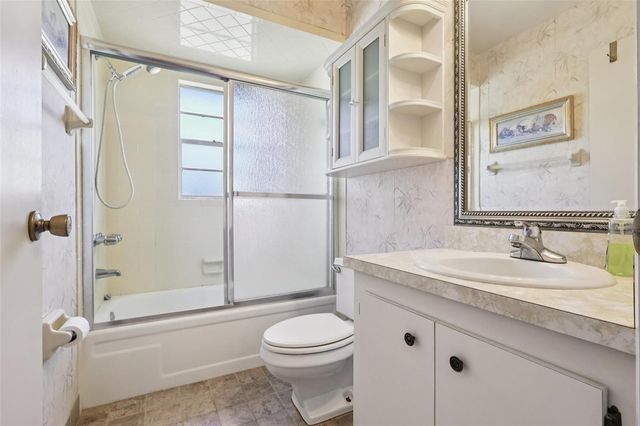 12 SUN AIR BOULEVARD E, Haines City, FL 33844