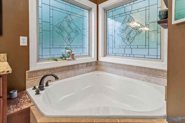 10136 SE Skylark Drive, Huntsville, AL 35803