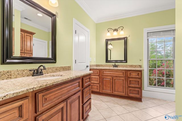 10136 SE Skylark Drive, Huntsville, AL 35803