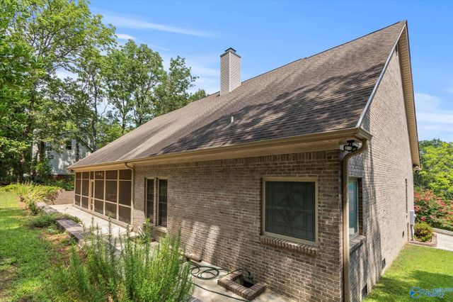 10136 SE Skylark Drive, Huntsville, AL 35803