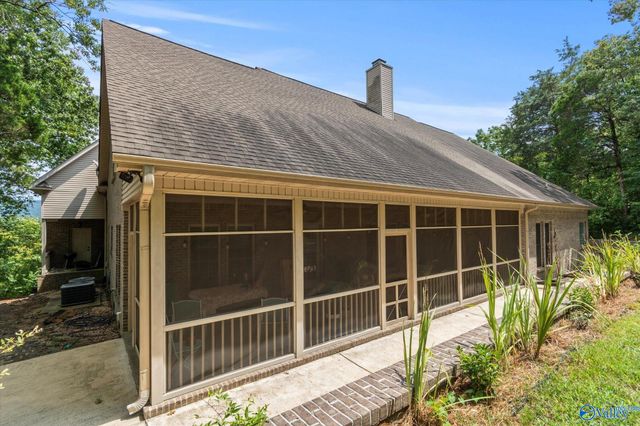 10136 SE Skylark Drive, Huntsville, AL 35803