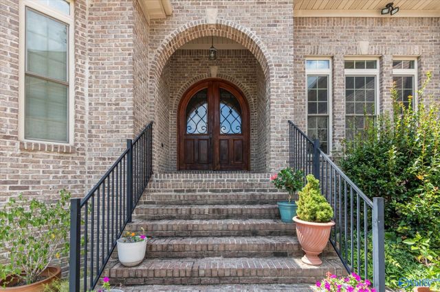 10136 SE Skylark Drive, Huntsville, AL 35803