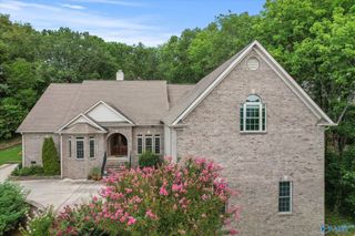 10136 SE Skylark Drive, Huntsville, AL 35803