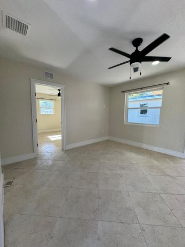 1502 Avenue I A, Fort Pierce, FL 34950