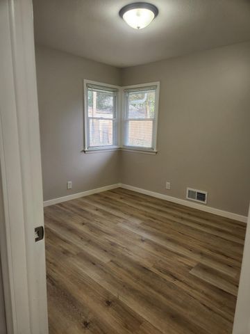 500 Bennett Drive NE, Fridley, MN 55432