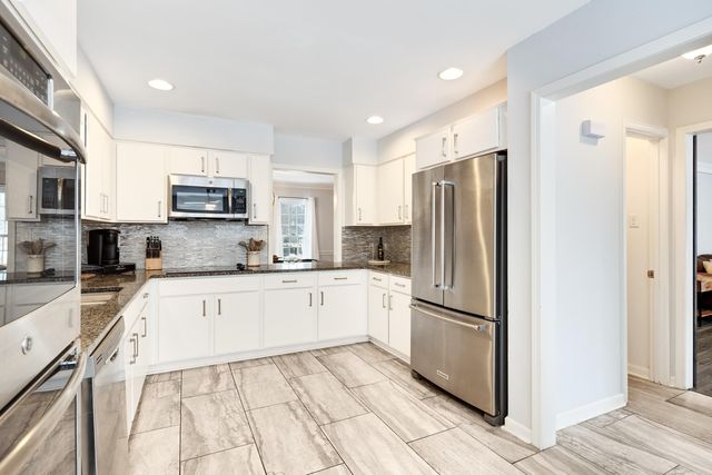 1823 NEW RIVERDALE RD, Germantown, TN 38138