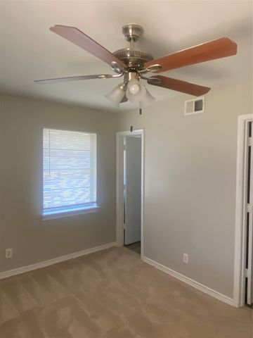 323 Royal Avenue, Duncanville, TX 75137
